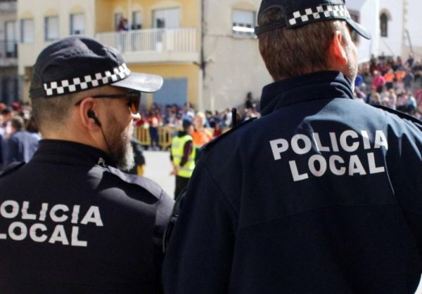 La Policía Local de Adra detiene a un hombre buscado por la justicia