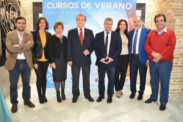 Presentan la convocatoria de los Cursos de Verano de la UAL con la mirada en la excelencia