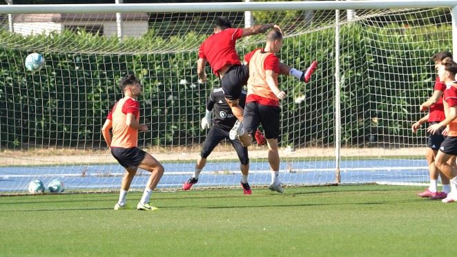 La UD Almería disputa su primer partido de entrenamiento