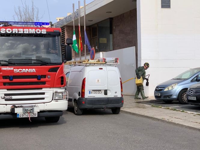 Bomberos del Poniente refuerzan las tareas de desinfección en Vícar
