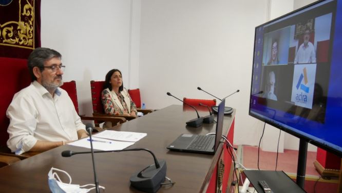 Adra y UPTA sellan un convenio de colaboración