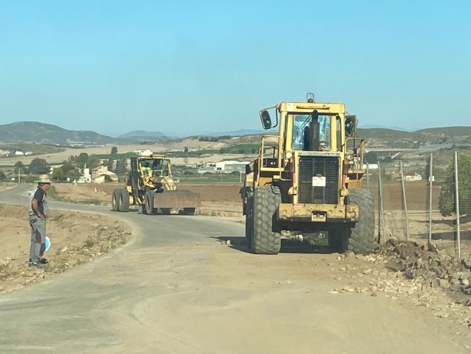 Pulpí mejora más de 23 kilómetros de caminos rurales