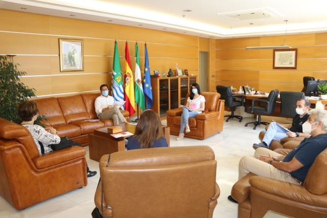 Ayuntamiento de El Ejido y Cruz Roja estrechan lazos de colaboración