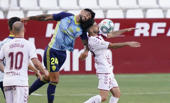 La UD Almería vuelve a la competición con victoria