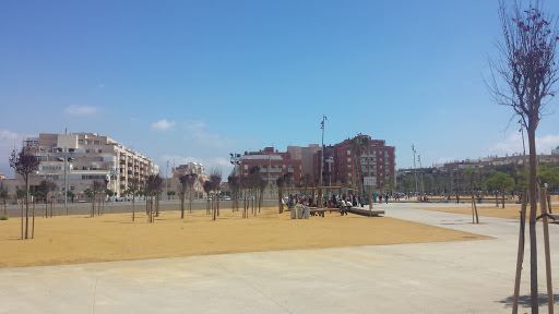El Ayuntamiento de Roquetas trabaja en la reparación de las fuentes del parque de Los Bajos