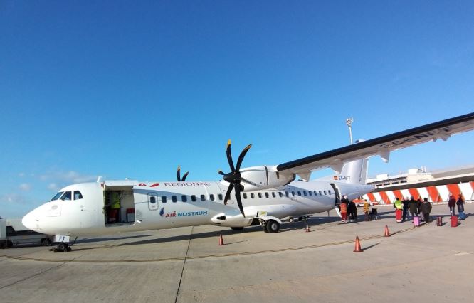 La Junta pide al Gobierno que la reducción del servicio del vuelo Almería-Sevilla sea revisable