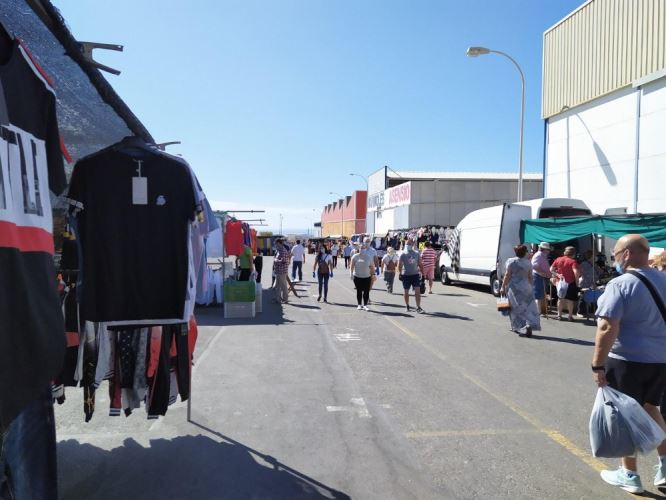 Responsabilidad  y respeto a las normas, en la reapertura del Mercadillo dominical de Vícar