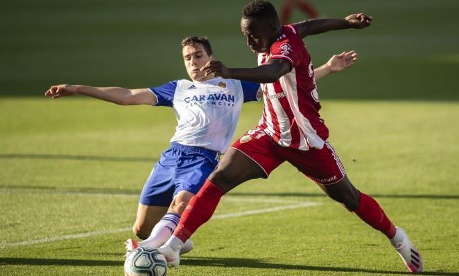 La UD Almería vence al Zaragoza