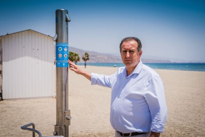 Roquetas triplica el presupuesto para dar seguridad en sus playas