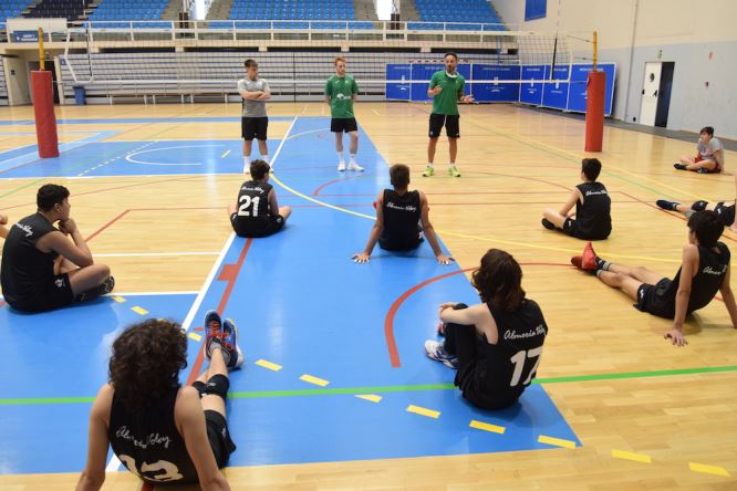 Unicaja Almería ofrece voley gratis este verano a los niños