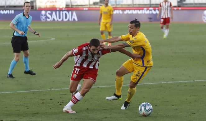 La UD Almería cae en casa 0-1 contra el Alcorcón