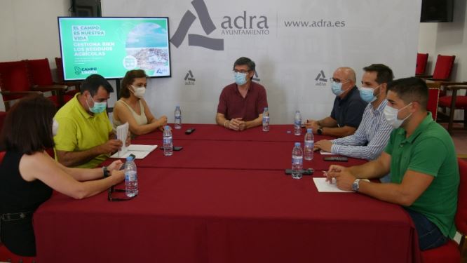 Adra presenta la campaña 