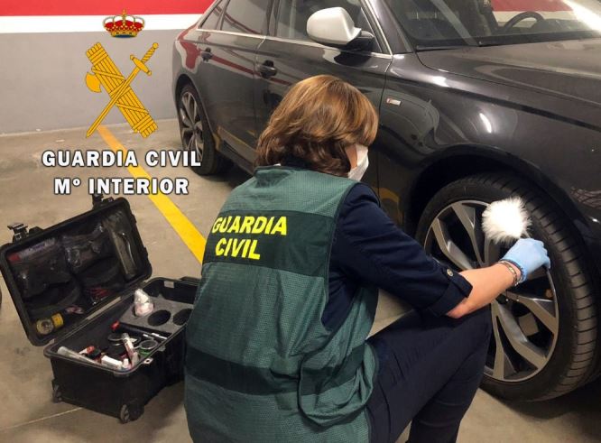 La Guardia Civil detiene a la autora de causar daños en 50 vehículos en Almerimar