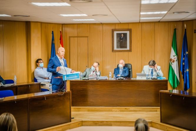 Roquetas aprueba la exención de la tasa de terrazas para hostelería en 2020 y 2021