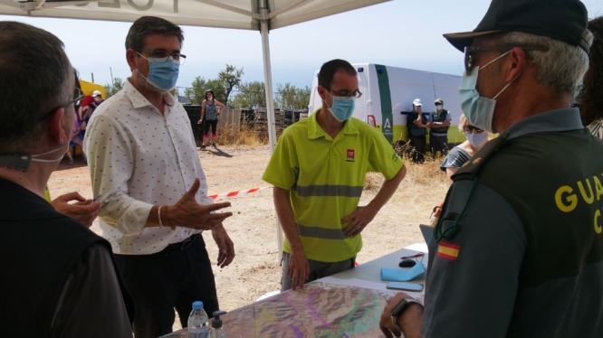 El alcalde de Adra visita el dispositivo de búsqueda de Juan Andrés Barranco