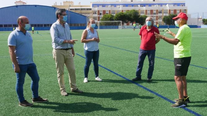 Las escuelas deportivas de verano en Adra acogen a más 100 niños a la semana