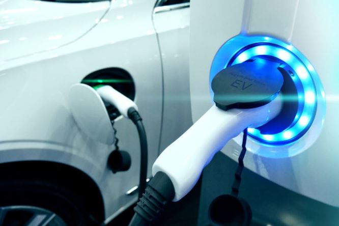 Roquetas instalará tres estaciones de recarga para vehículos eléctricos