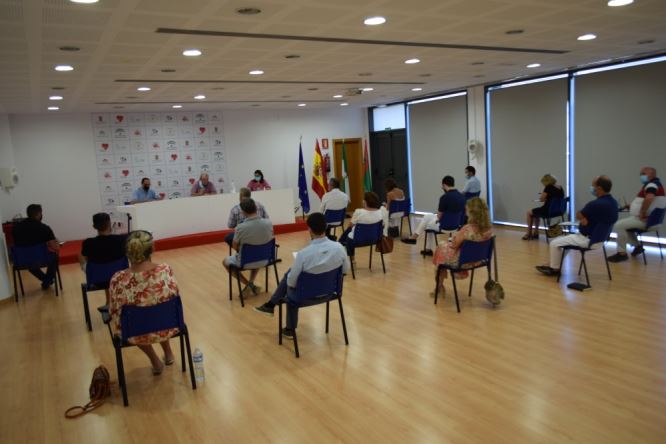 Vícar pide a la Junta fondos para cumplir con los protocolos en la vuelta a las aulas