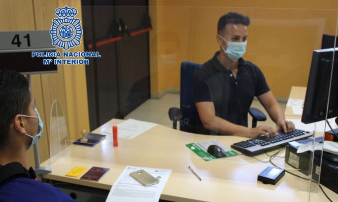 La Oficina de Extranjería de la Policía Nacional en Almería amplia su horario