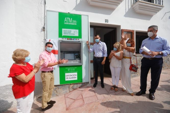 Diputación instala el primer cajero multiservicio en Laroya