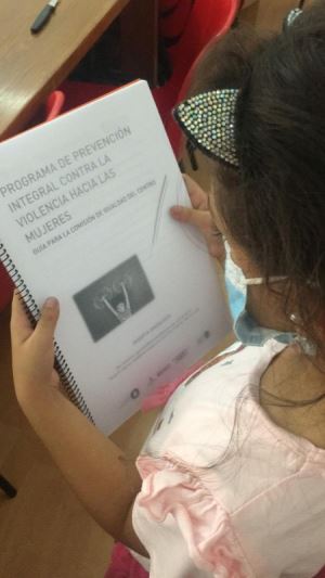 La escuela de verano de Vícar enseña también a prevenir la violencia de género