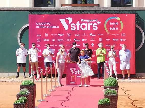 El tenista roquetero Dario Ruiz campeón del II Torneo del Vanguard Stars