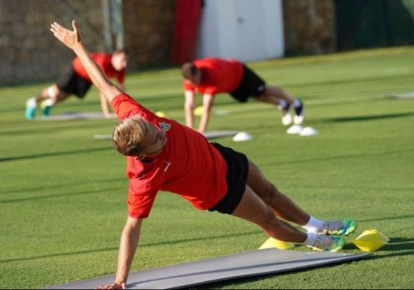 El Almería inicia su stage de pretemporada en el Marbella Football Center