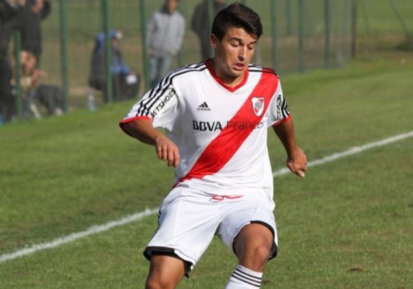 CD El Ejido y Argentinos Junior acuerdan la cesión del mediapunta Lucas Ferraz