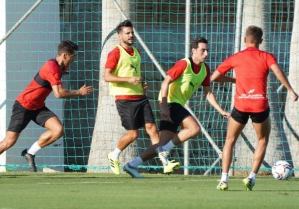 René y Juan Ibiza se incorporan a la concentración en Marbella de la UD Almería
