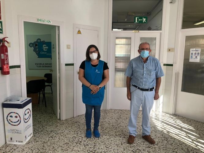 El alcalde de Vícar visita las cuatro escuelas infantiles en la vuelta a la actividad