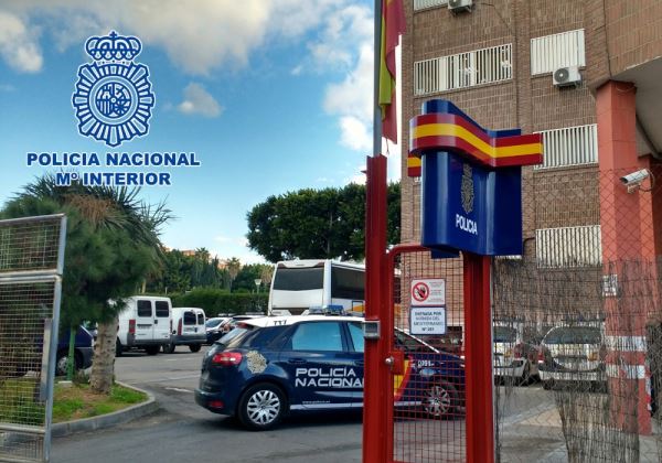 La Policía Nacional detiene a cuatro hombres por un delito de robo con fuerza