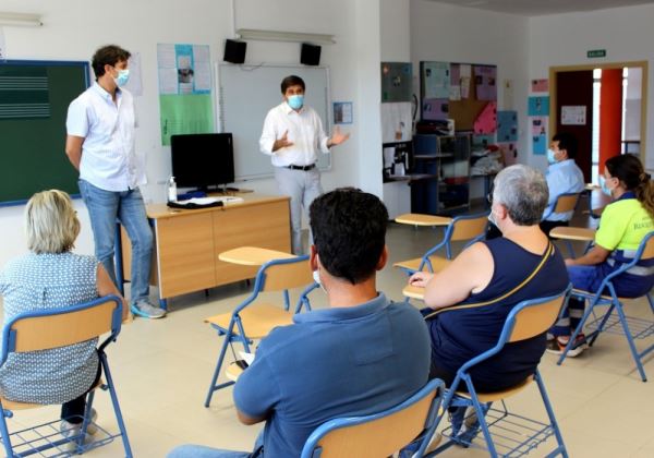 Roquetas ultima las actuaciones en los colegios y entrega material preventivo de cara al inicio de curso