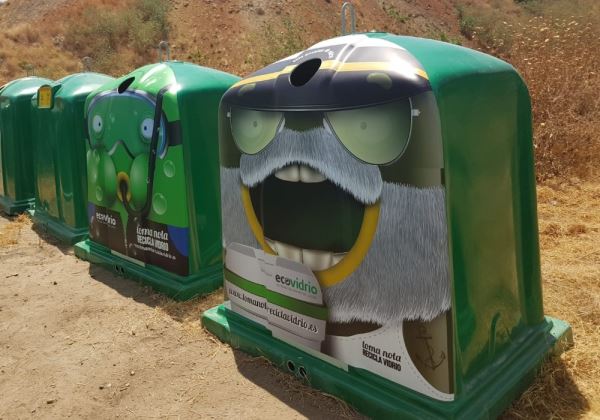 30 establecimientos hosteleros se comprometen a incrementar el reciclaje de envases de vidrio en Adra