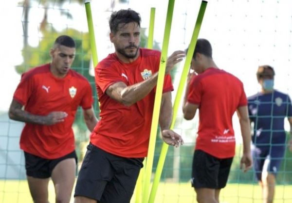 Romera rescinde contrato con la UD Almería