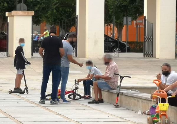 La Policía Local de El Ejido controla de paisano el cumplimiento de las medidas frente a la Covid-19