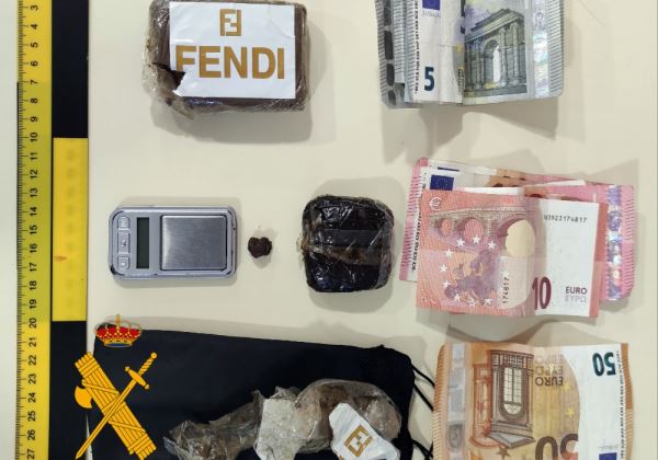 La Guardia Civil detiene a un persona por venta de droga en La Mojonera