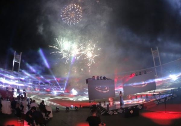 Un espectáculo de luz y sonido para presentar el nuevo Estadio de la UD Almería