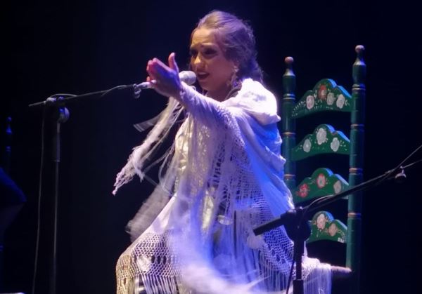 María Terremoto deslumbra en el Centro Cultural de Adra