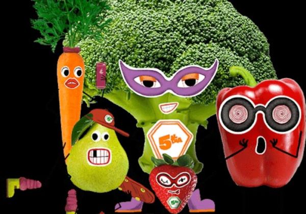 Reparto de plátanos entre los escolares de Vícar por el Día Mundial de las Frutas y Verduras