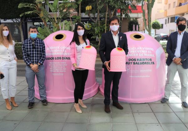 Ecovidrio y el Ayuntamiento de El Ejido presentan la campaña solidaria 'Recicla Vidrio por ellas'