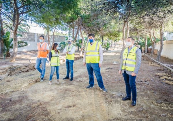 Comienzan las obras de rehabilitación de los espacios verdes intermedios de la Urba de Roquetas