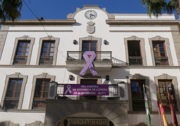 Adra prepara  la celebración del 25N con una obra de teatro