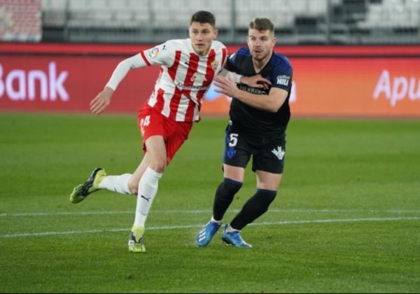 La UD Almería se impone 3-1 a la Ponferradina en el primer partido del año