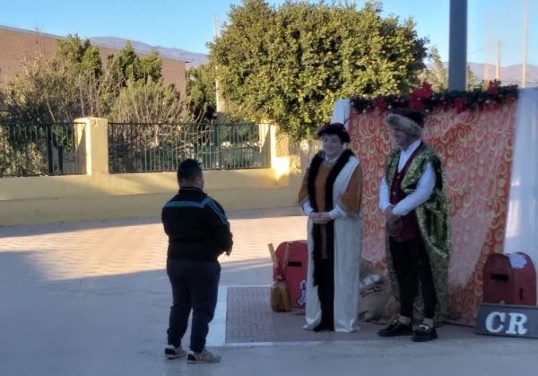 Vícar sorprende con un viaje en Tren Turístico para ver a los Reyes Magos