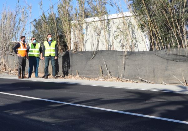 Finalizan las obras de refuerzo del firme en el camino de Tierras de Almería