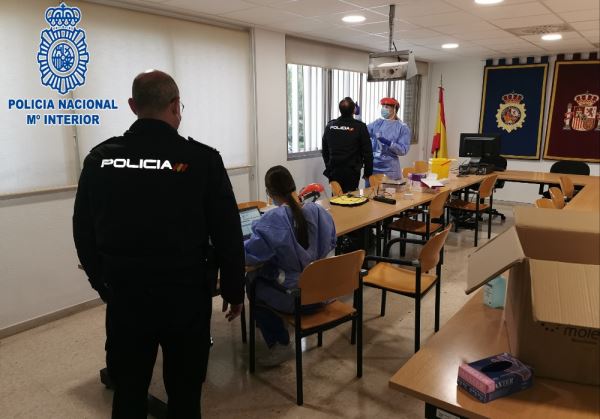 Cribado masivo en la Comisaría Provincial de Almería frente a la Covid-19