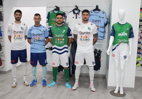 Colaboración con Deportes Blanes para acercar la ropa oficial a los aficionados