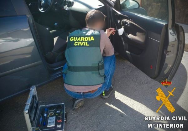 LA GUARDIA CIVIL DETIENE AL AUTOR DE UN DELITO DE ROBO CON FUERZA EN INTERIOR VEHICULO