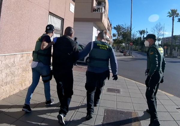 LA GUARDIA CIVIL HA DESMANTELADO UNA RED QUE TRAMITABA PERMISOS DE RESIDENCIA Y RENTAS A FALSAS VÍCITMAS DE VIOLENCIA DE GÉNERO