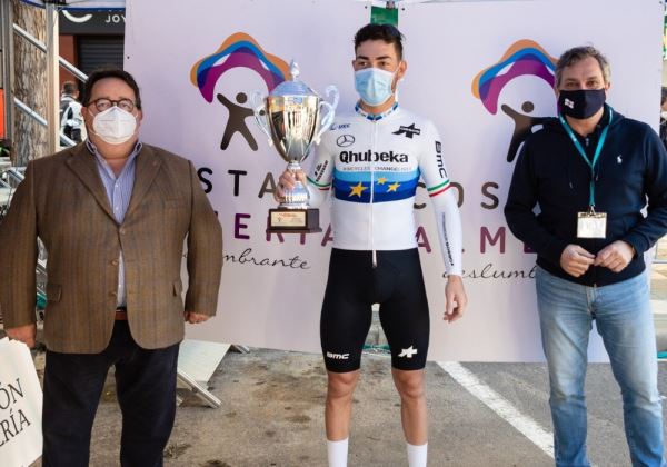 Giacomo Nizzolo gana La Clásica Ciclista con la que ‘Costa de Almería’ brilla en todo el mundo